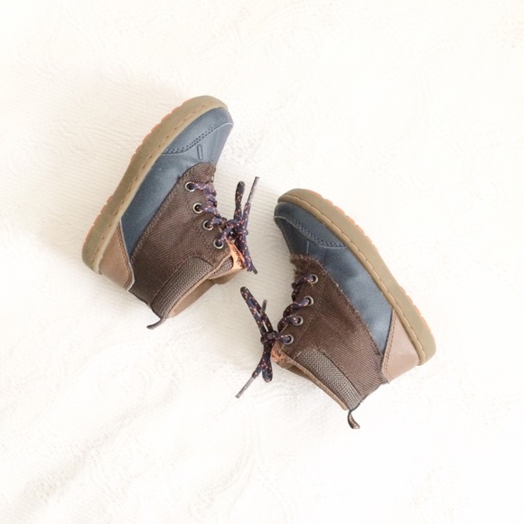 OshKosh Toddler Boots - Picture 3 of 6